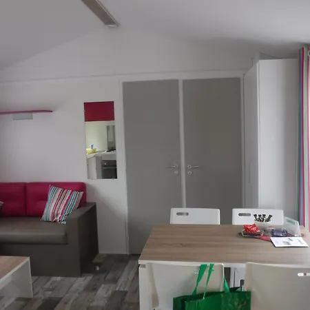 مكان تخييم Mobile Homes By Kelair At La Yole *